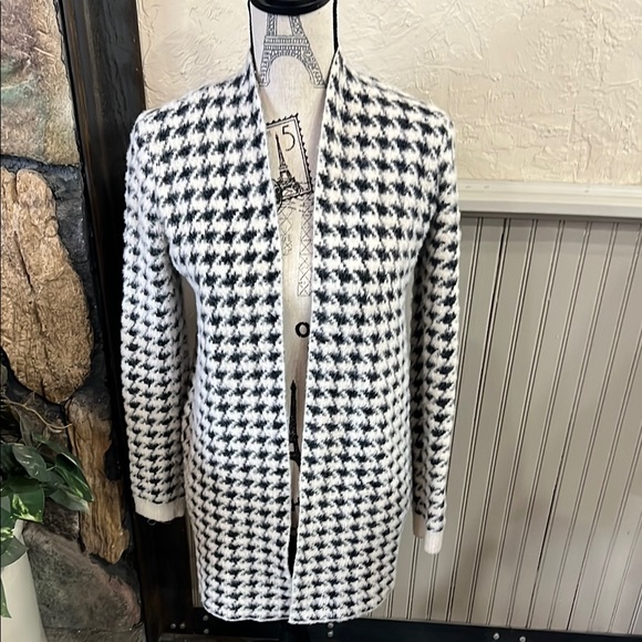 Cyrus Sweaters - Cyrus Black and White Houndstooth Sweater